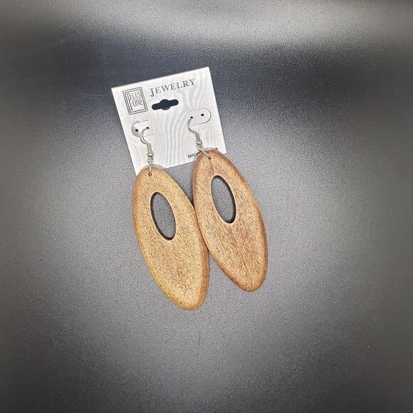 Light Brown hollowed earrings wood oval shape long boho style earrings - Picture 2 of 4